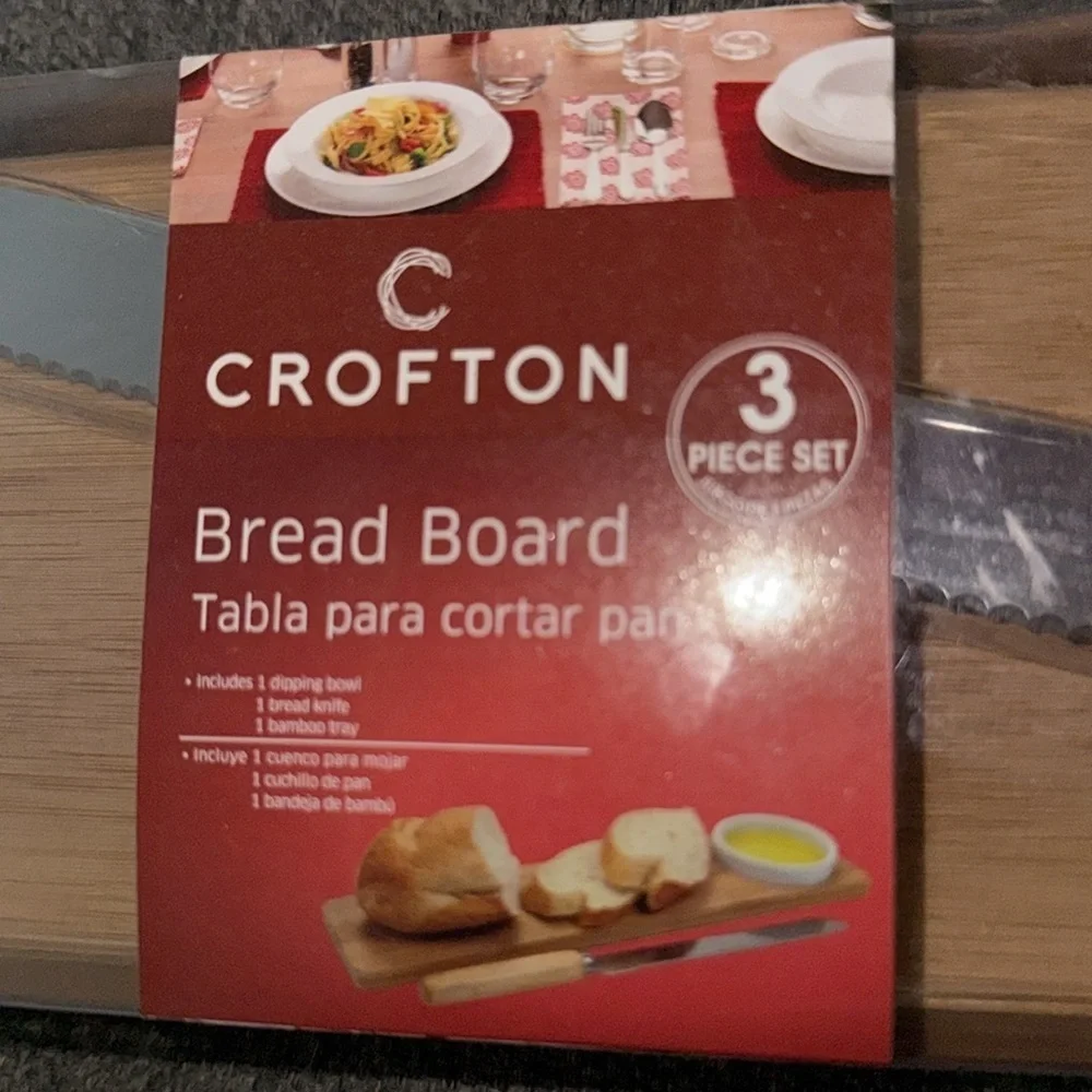 NWT Crofton Bread Board 3 Piece Set R1
